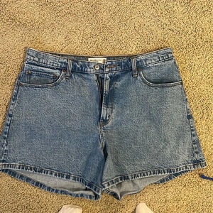 Abercrombie & Fitch Curve Love Dad Short High Rise Jean Shorts